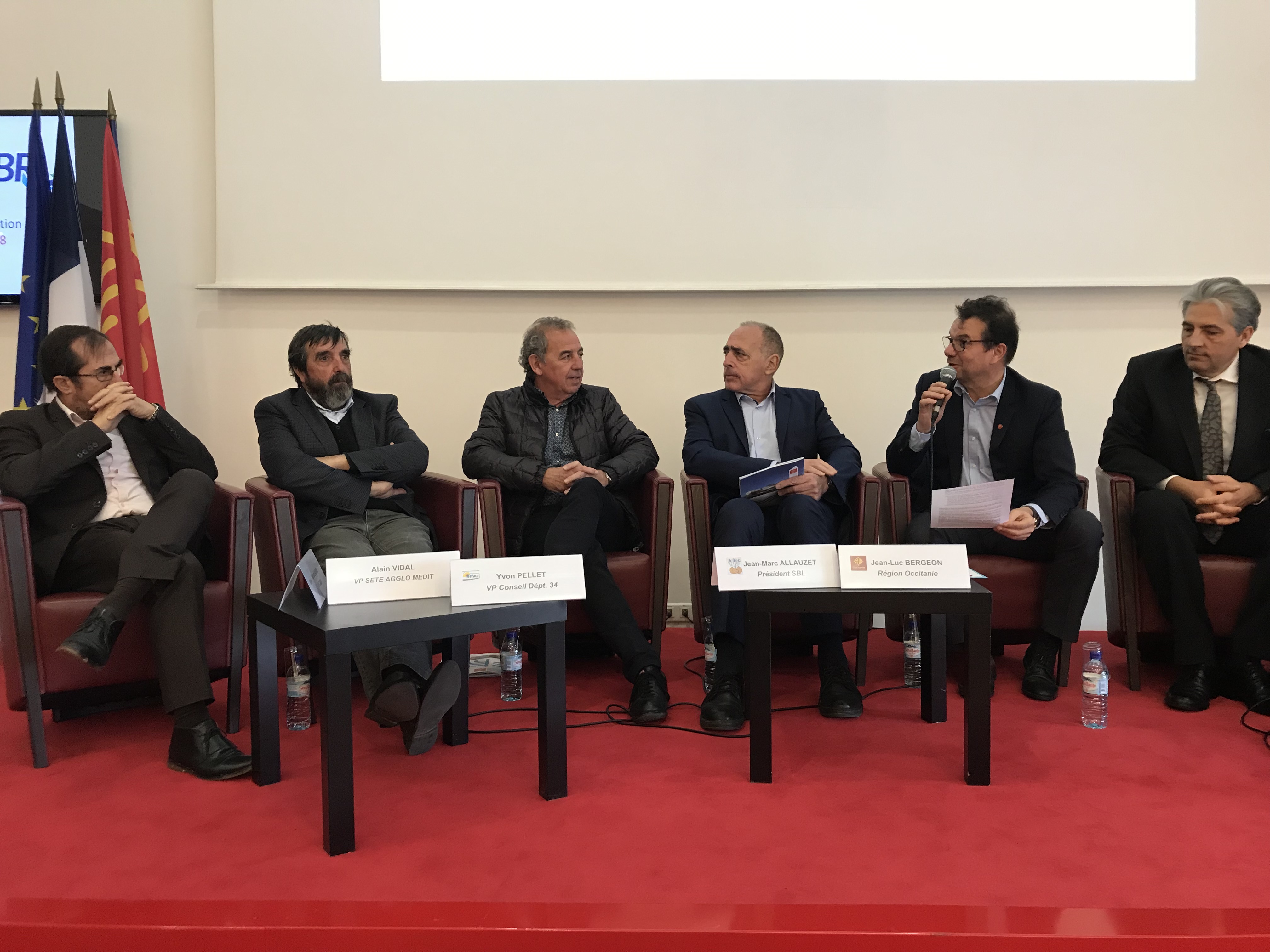 Photo : Table ronde, concertation du 18.12.2018